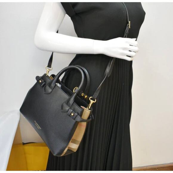 Authentic Burberry House Check Banner Crossbody Bag - Picture 11 of 12